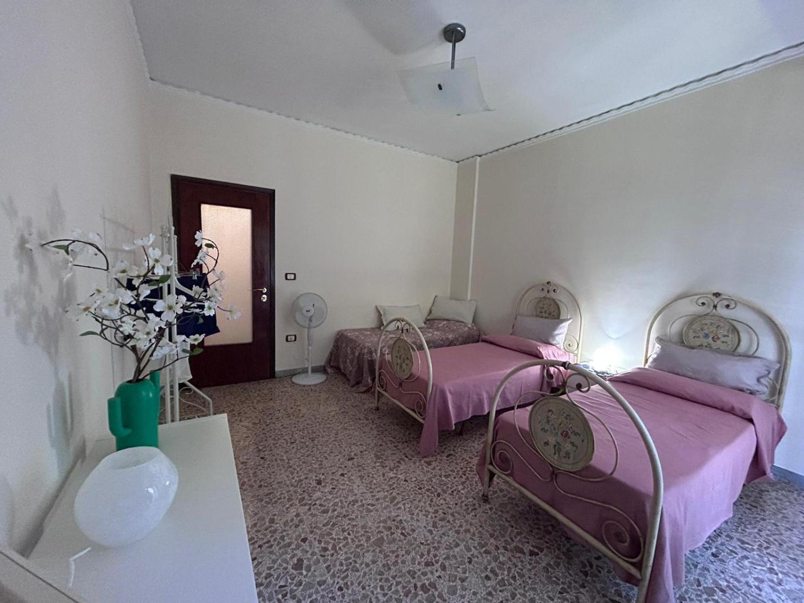 Laura Domus Apartment Portici Bagian luar foto