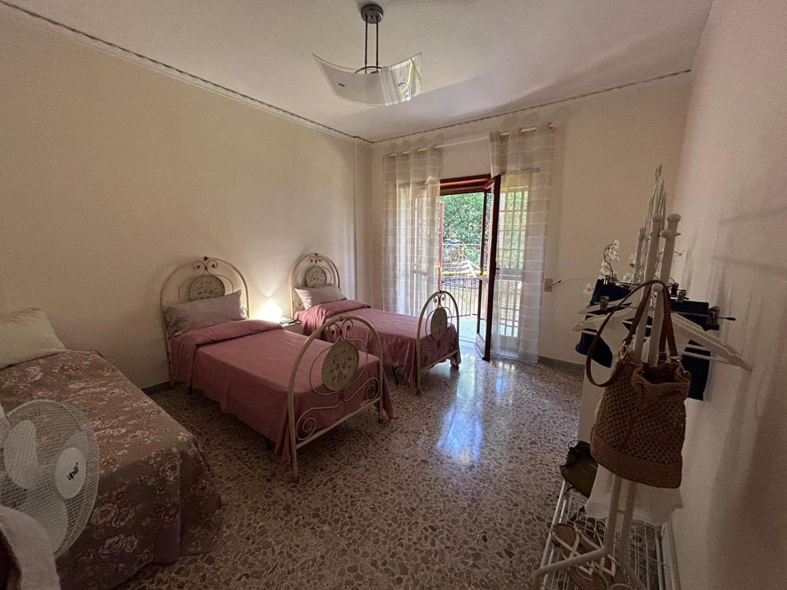 Laura Domus Apartment Portici Bagian luar foto