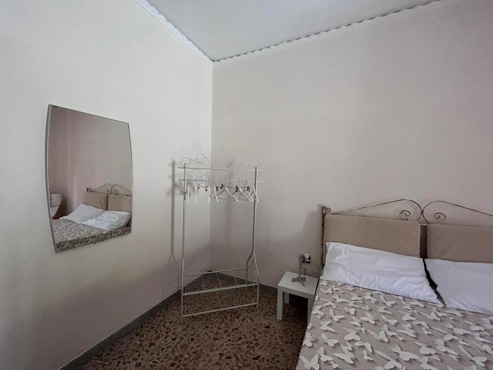 Laura Domus Apartment Portici Bagian luar foto